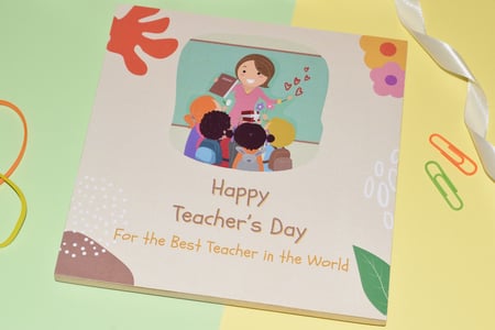 لوحة خشبية وشوكليت