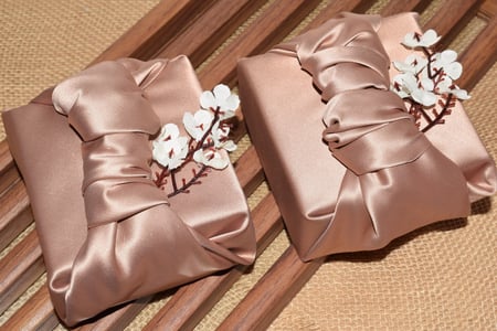 مبخرة الوردة مغلفة بالقماش