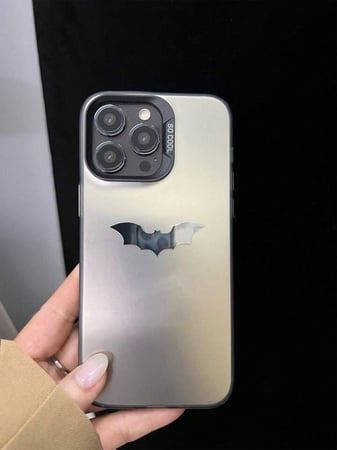 كفر أيفون 16 بلس تصميم خفاش