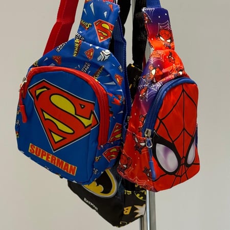 توزيعات حقائب للاطفال