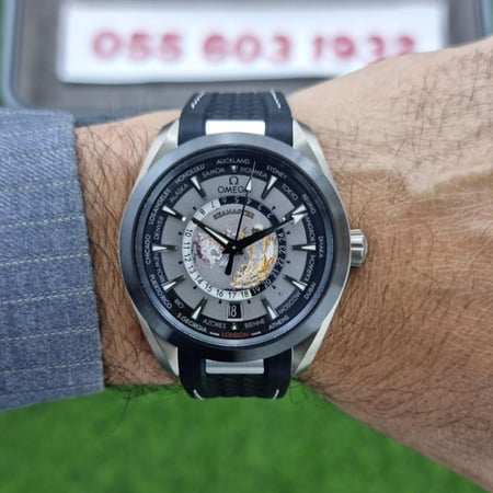 ساعة أوميغا أكوا تيرا وورلد تايمر