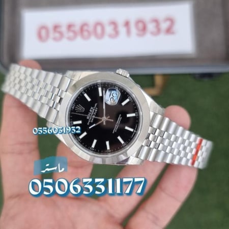 عدسة مكبرة لتوضيح التاريخ في ساعة رولكس ديت جست