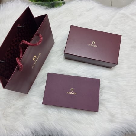 علبة قلم أقنر