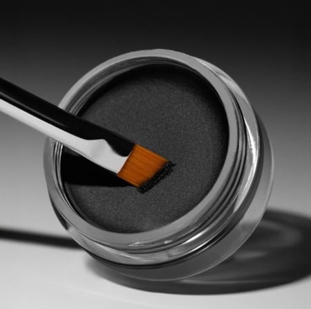 إنجلوت - كحل جل ايه ام سي (درجة 77 أسود) | INGLOT AMC Eyeliner Gel - 77