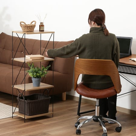 رفوف خشب للتحف والكتب صناعة ماليزي 4 ادوار , قاعدة معدنية لون خشبي