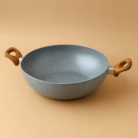 مقلاة عميقة بغطاء غير لاصقة