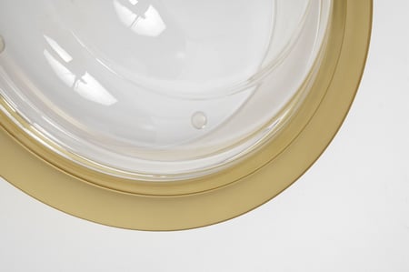 صينية أكرلك دائرية شفافة بغطاء شفاف وأطراف ذهبية