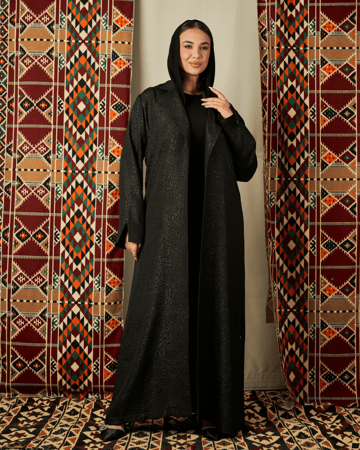 عباية سوداء جاكار بورود بارزه