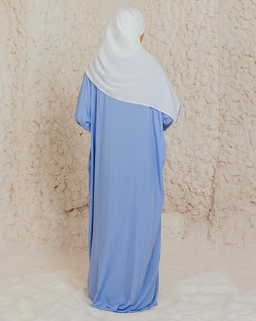 شرشف صلاة أزرق سماوي بطرحة باللون الأبيض-سحاب