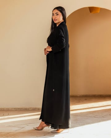 عباية سوداء كريب رسمية بقصة مميزة