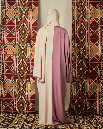 شرشف صلاة بلونين البيج و الوردي -سحاب