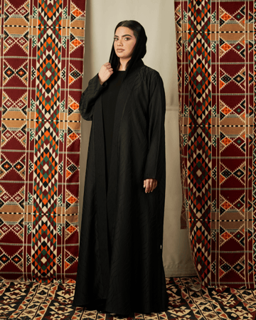 عباية سوداء جاكار بقصة كلوش