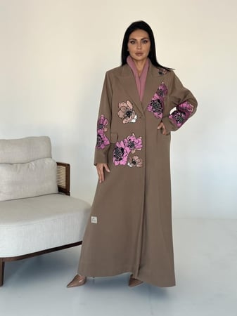 عباية جوخ مع تطريز طباعه