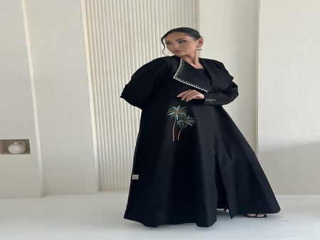 عباية كتان سوداء