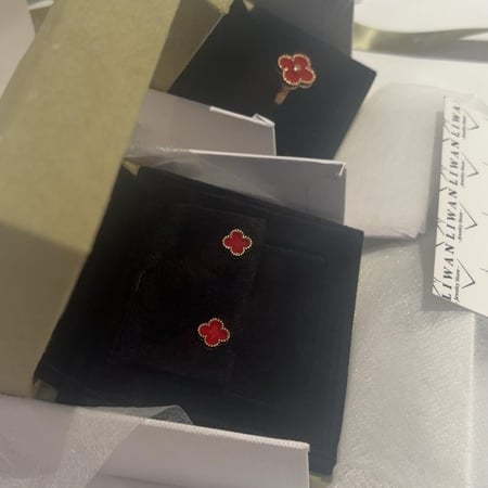 حلق سويت الامبرا حجر احمر-روز قولد