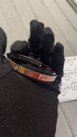 اسورة لوف بدايموند سلفر- عريضة