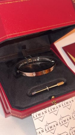 اسورة لوف بدايموند سلفر- عريضة