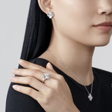 سلسال فينتاج الامبرا -سلفر