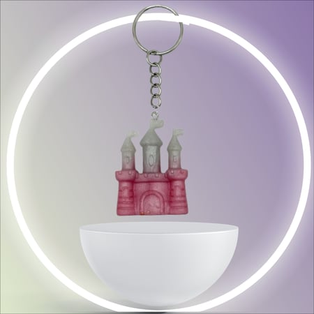 ميدالية شكل قلعة