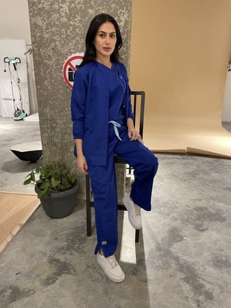 جاكيت لون ازرق