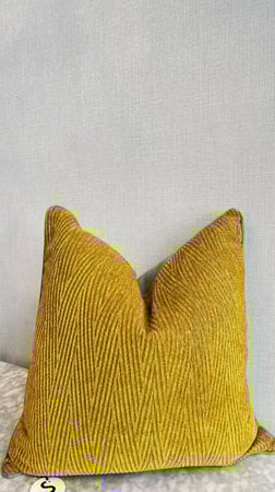 غطاء المخدة المصمم بعناية ليناسب أسلوبك وديكور منزلك بكل فخر