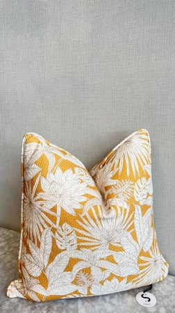 غطاء المخدة المصمم بعناية ليناسب أسلوبك وديكور منزلك بكل فخر