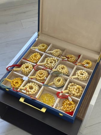 صندوق تخزين جلد للمسابيح - حجر السلطان ولك من الاسم نصيب