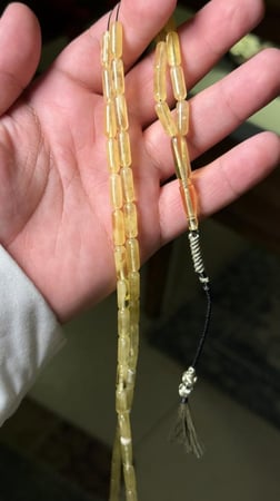 مسباح ملطخ كهرمان طبيعي سنوبري