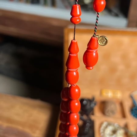 مسباح بلياردو عنابي