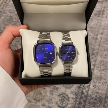 كاسيو كابلز – لأن كل لحظة مع الحبيب ثمينة! ⏰️ عيشوا الحب بأسلوب أنيق واختاروا ساعاتكم سوا. الكمية محدودة، احجزوا الآن