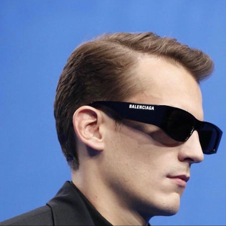 نظاره ماركة ‏Balenciaga