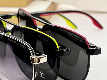 نظاره ماركة ‏Prada
