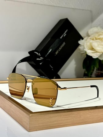 نظاره ماركة YSL