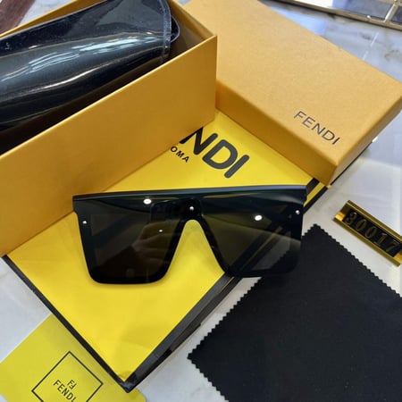 نظاره ماركة Fendi