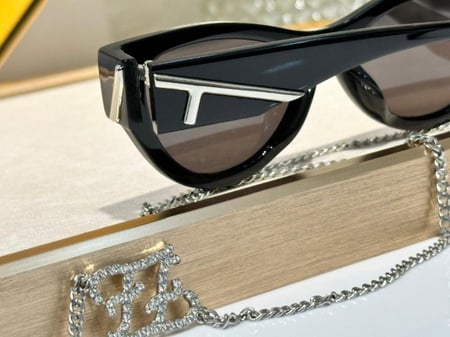 نظاره ماركة Fendi