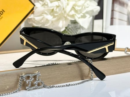 نظاره ماركة Fendi