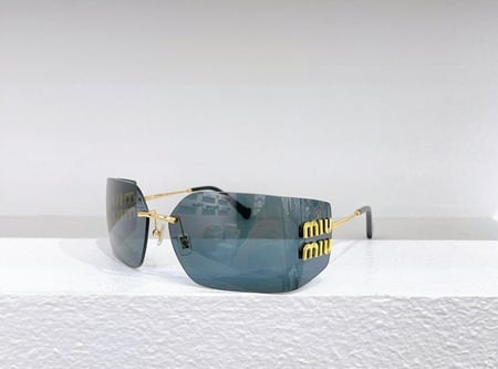 نظاره ماركة Miumiu