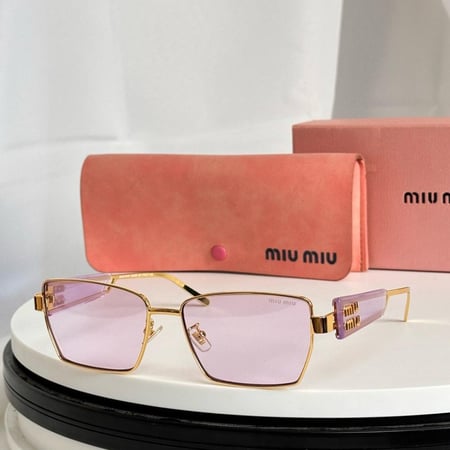 نظاره ماركة ‏Miumiu