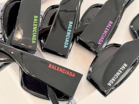 نظاره ماركة ‏Balenciaga