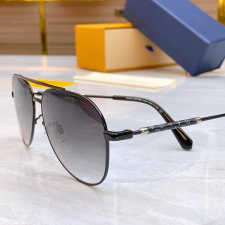 نظاره ماركة LV