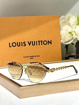نظاره ماركة LV