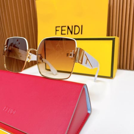 نظاره ماركة Fendi