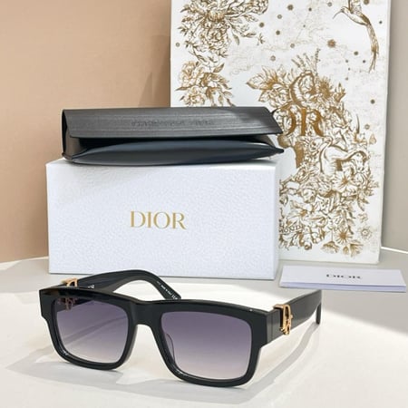 نظاره ماركة Dior