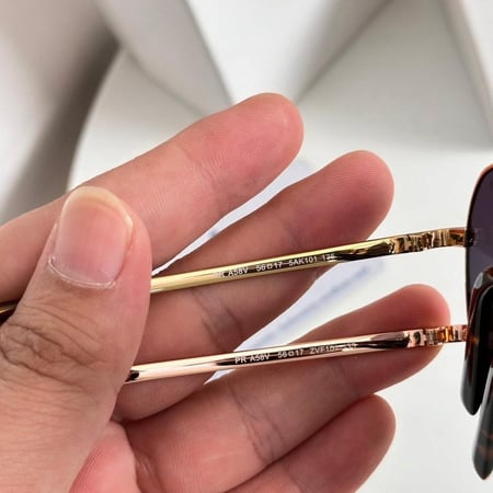 نظاره ماركة ‏Prada