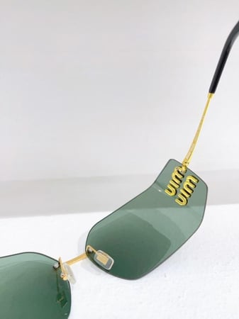 نظاره ماركة Miumiu