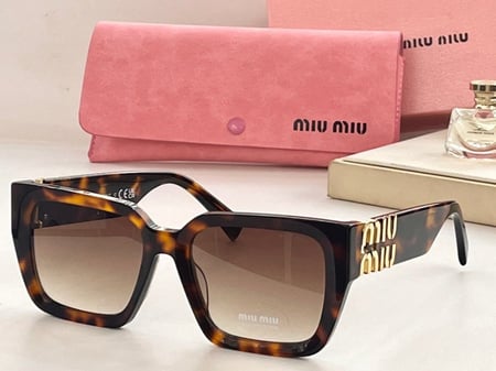 نظاره ماركة Miumiu