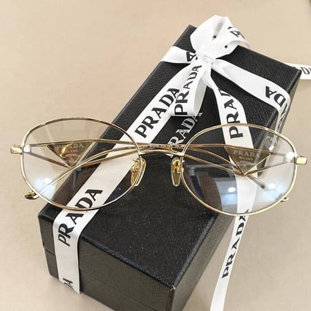 نظاره ماركة Prada