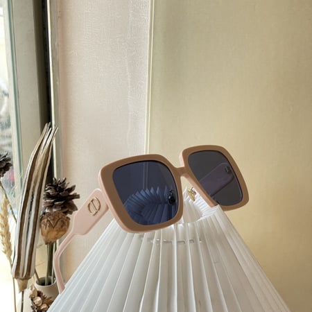 نظارات ماركة Dior