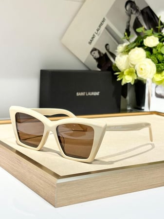 نظاره ماركة YSL