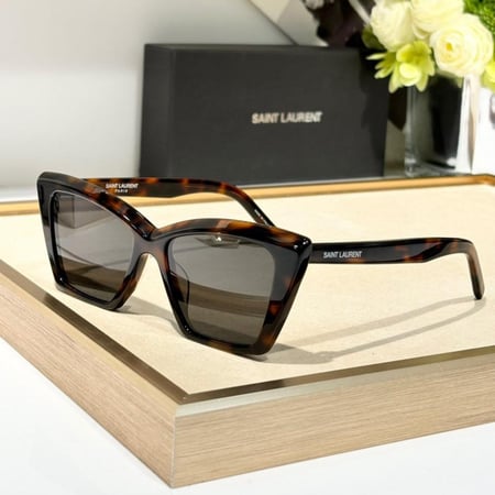 نظاره ماركة YSL